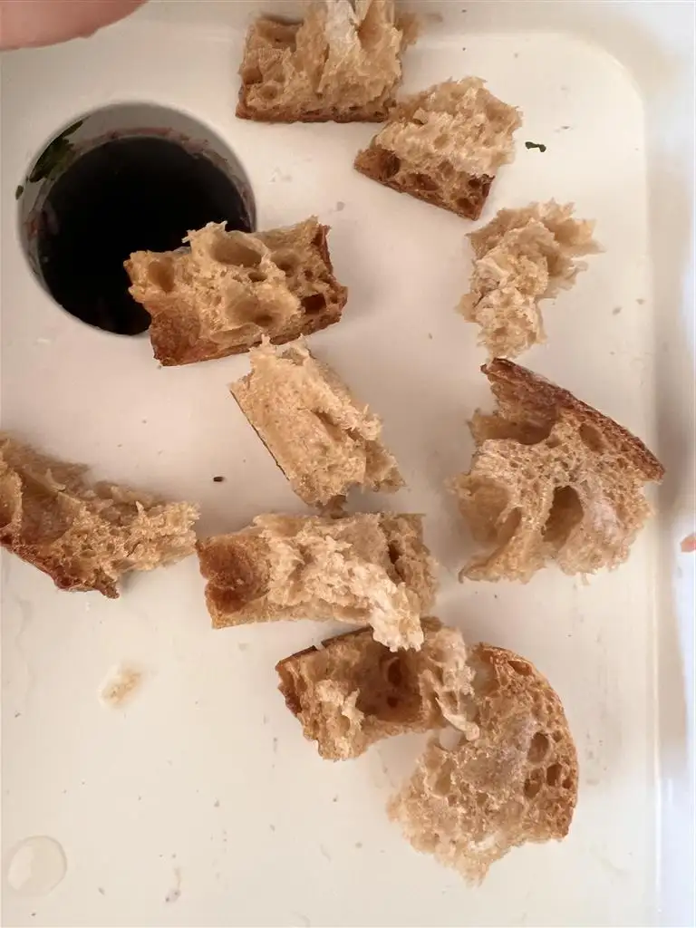  le pain passé au hachoir à viande hachée pour les samoussas réunionnais