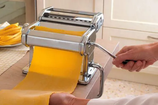 le laminoir pour pâtes fraiches, laminoir manuel
