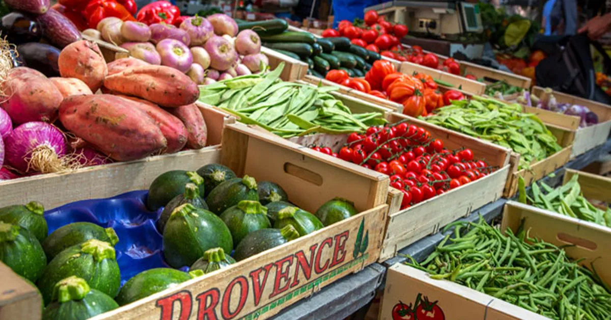 rien de tel que le marché provençal pour les courses d'une ratatouille