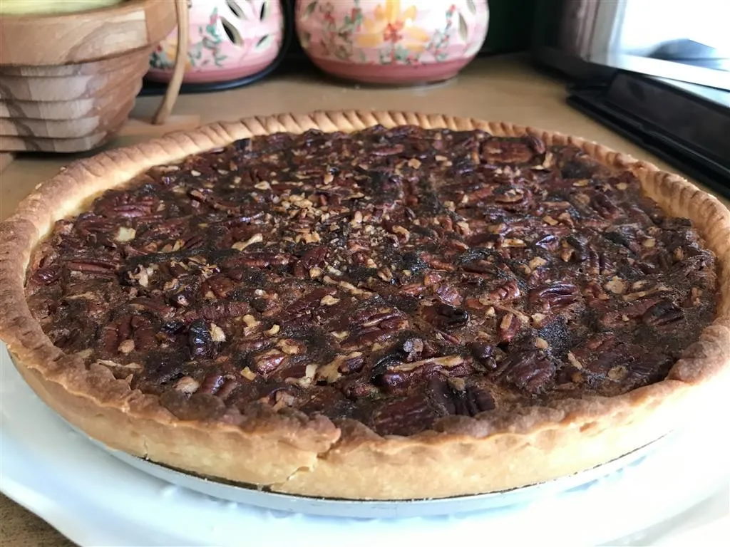 on fait refroidir la pecan pie au sirop d'érable
