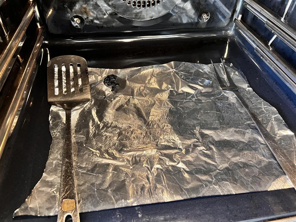 papier alu pour proteger la sole du four en cas de débordement